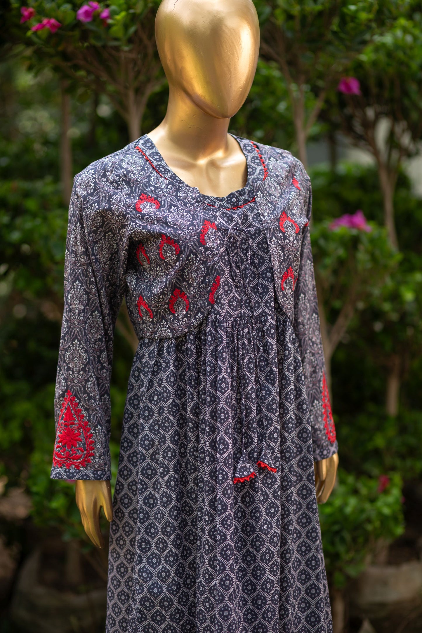 Black Crown 2 Piece Lawn Suit